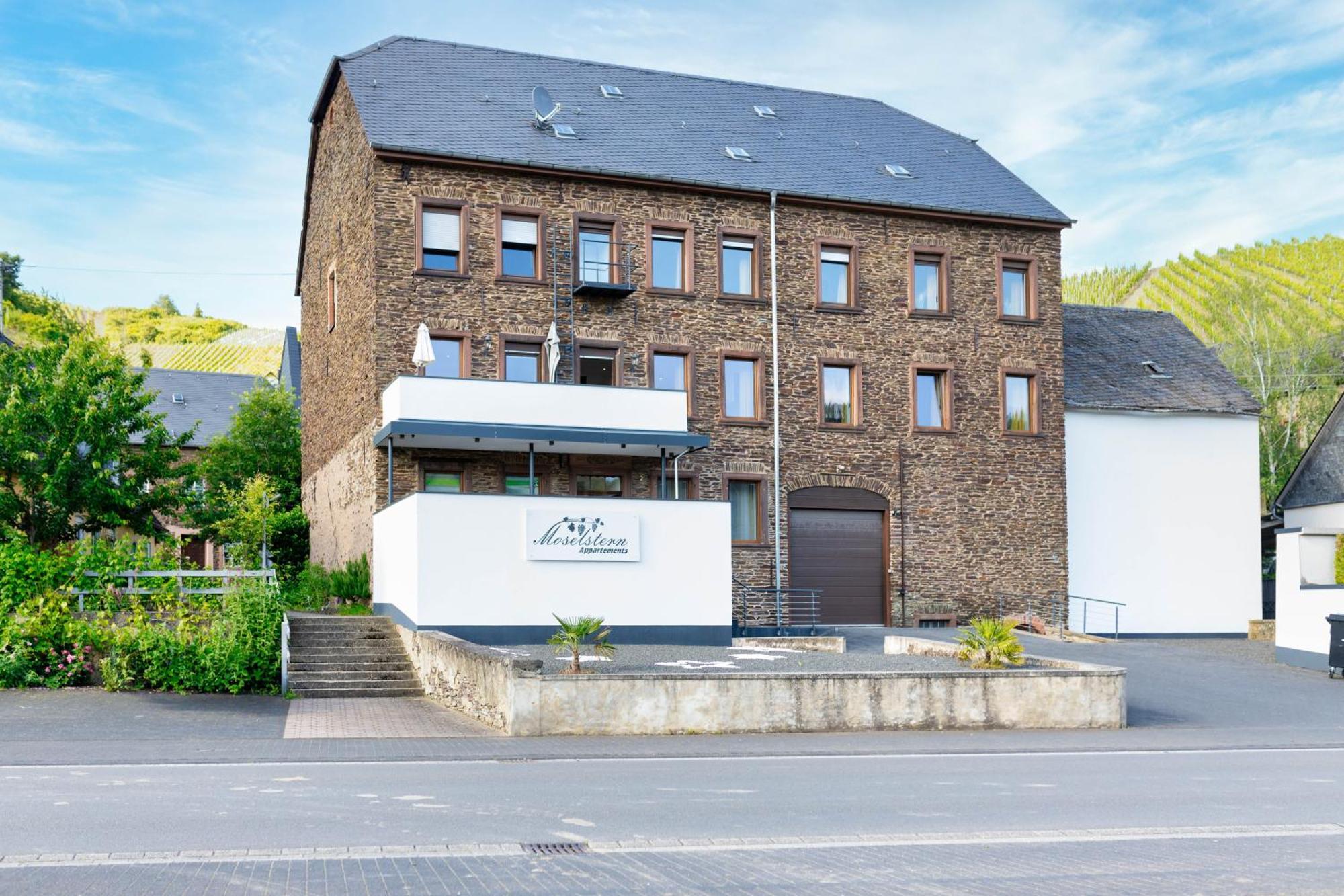 Vonmos Moselblick Apartments Kinheim Exterior foto